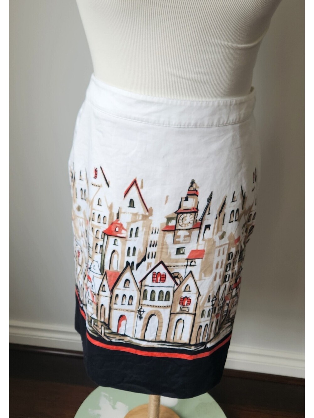 Van Heusen 100% Cotton European City Pencil Skirt Size 12 resortwear brunch